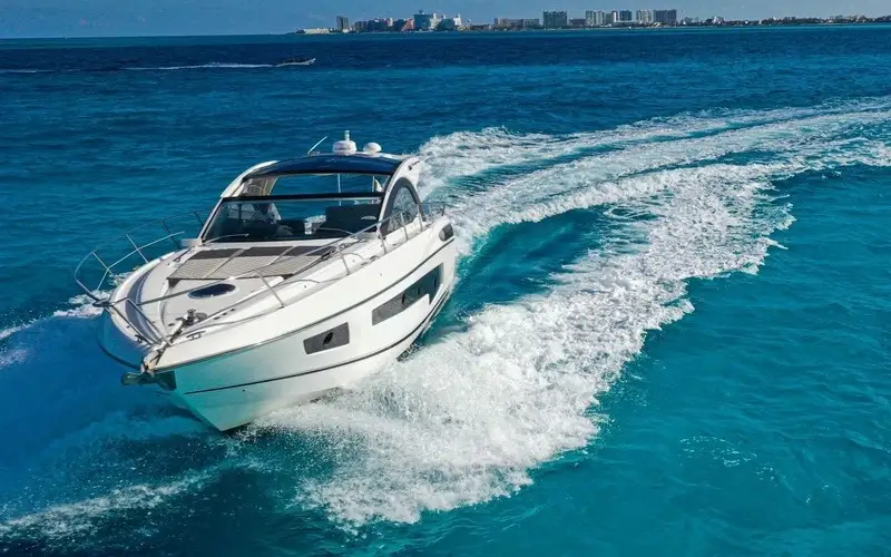 Yate "Comaye Sunseeker"