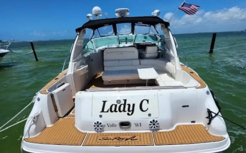Yate Lady C Sea Ray