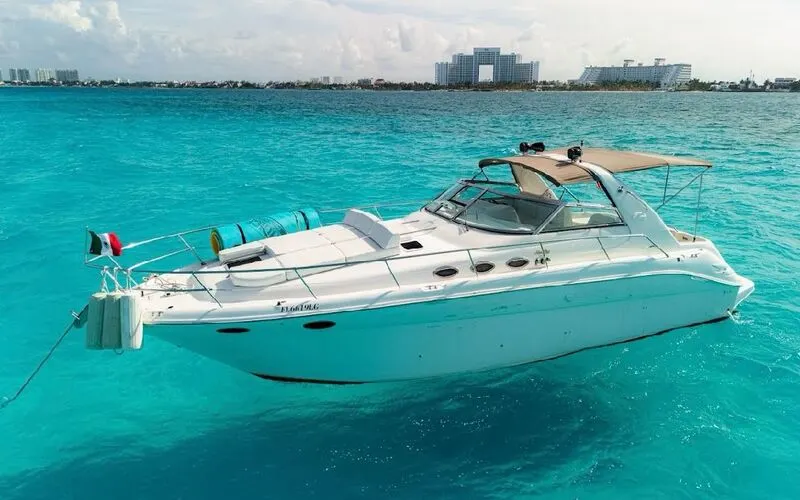 Yacht Yul10 SeaRay